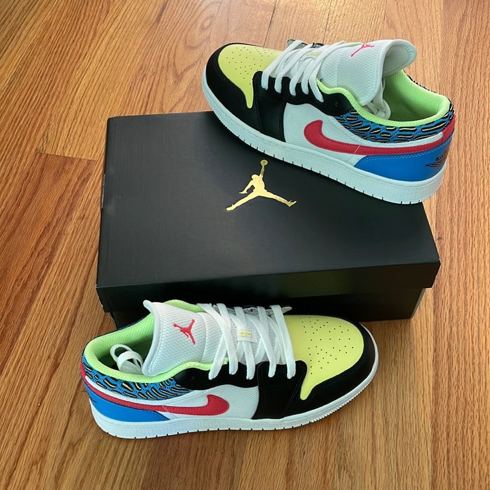 Air Jordan 1 Low (GS) Black/LT Fushion Red-White